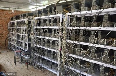 A sustainable mining farm powered by solar panels